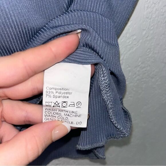 Blue Ribbed Cropped Tank Top - Picture 5 of 6